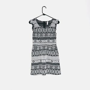 ⭐Xhilaration | Women's Scandi Pattern Mini Dress